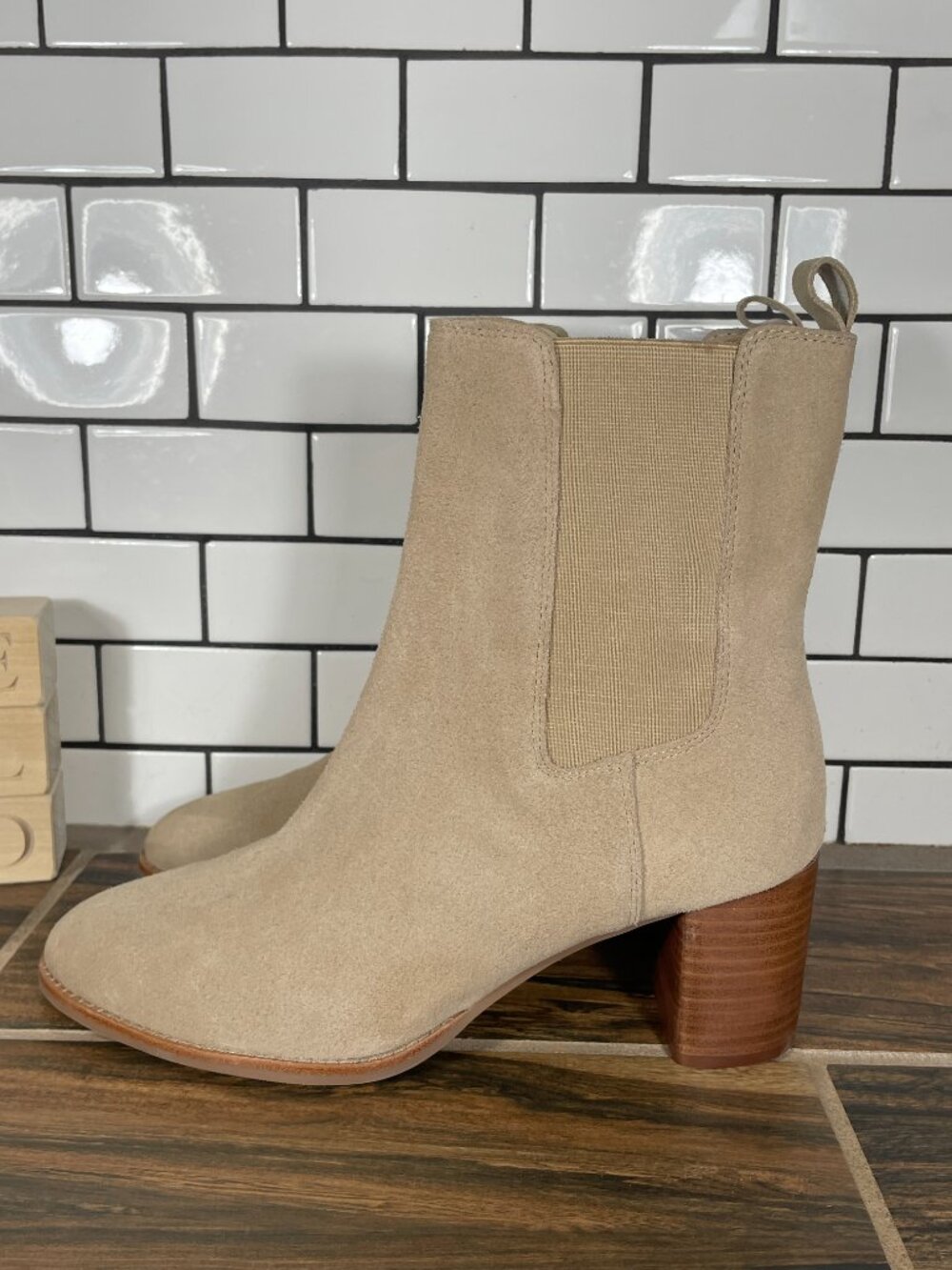 Talbots Isra Shoes Womens Size 10 Acorn Suede Block Heel Pull On Chelsea Boots
